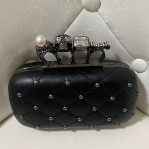 ALDO box clutch